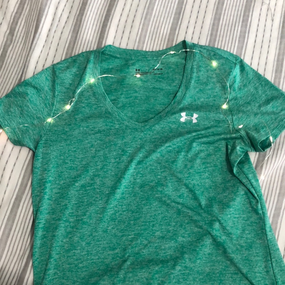 Women’s under armor shirt